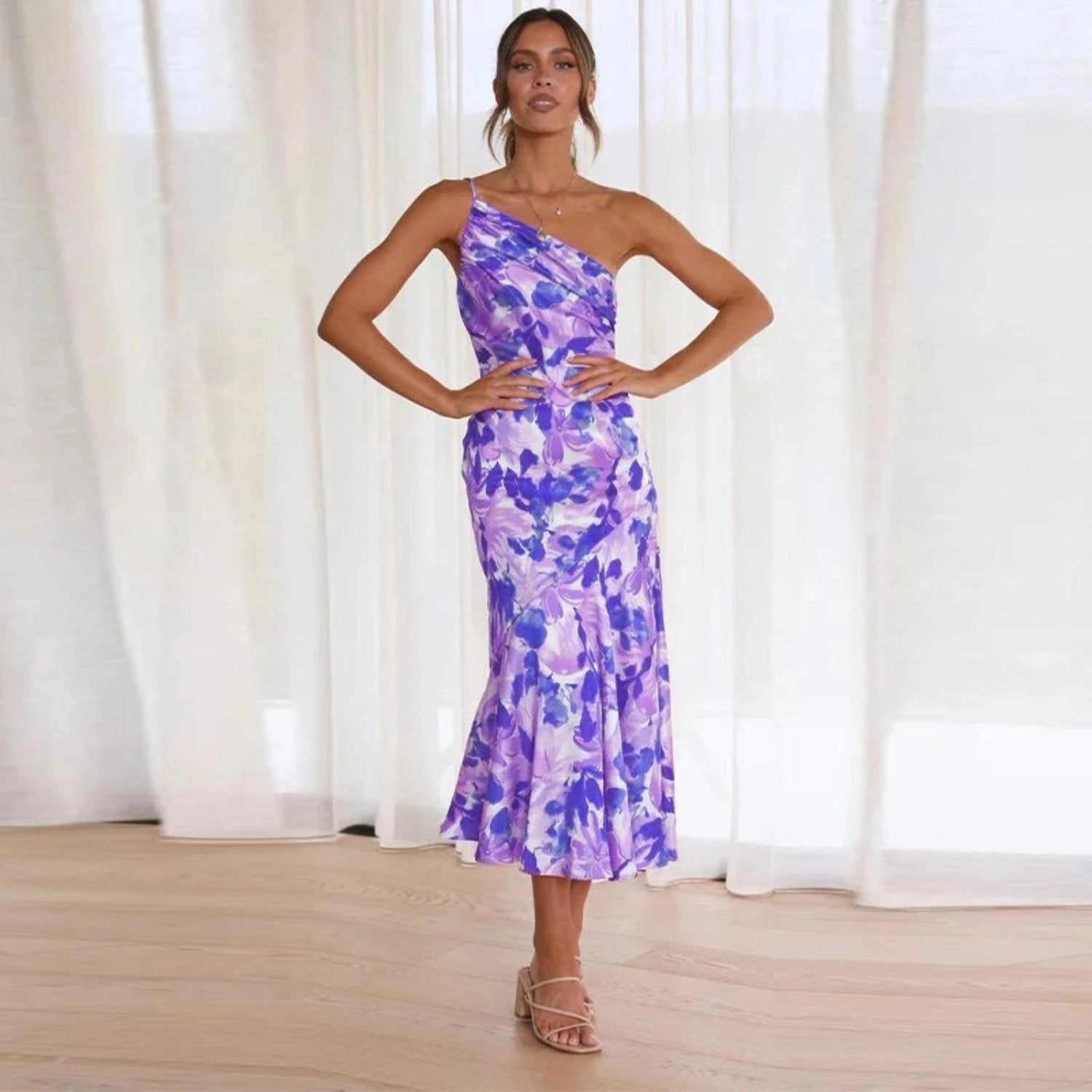Sanne – Asymmetrische Maxi-jurk met Bloemenprint