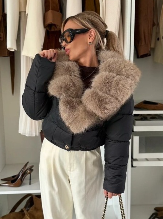 Sanna | Lyxig Dunjacka med Generös Fuskpälskrage