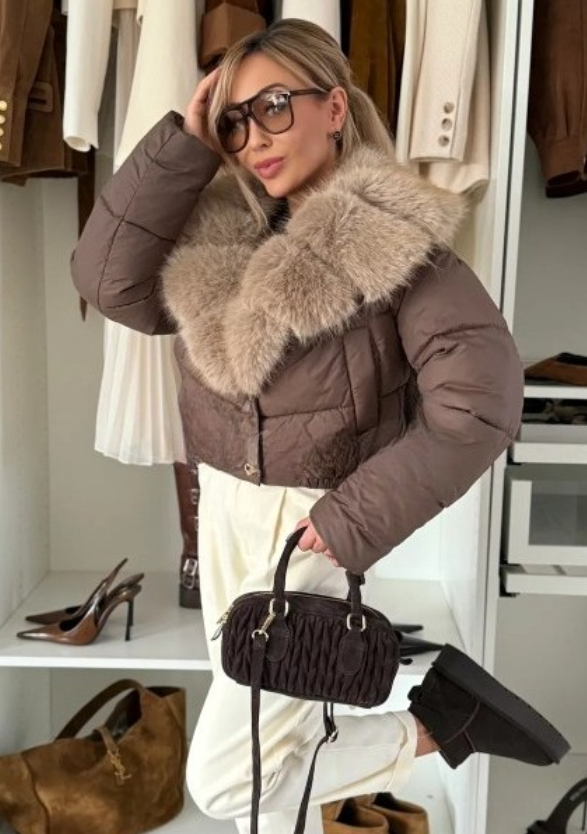 Sanna | Lyxig Dunjacka med Generös Fuskpälskrage