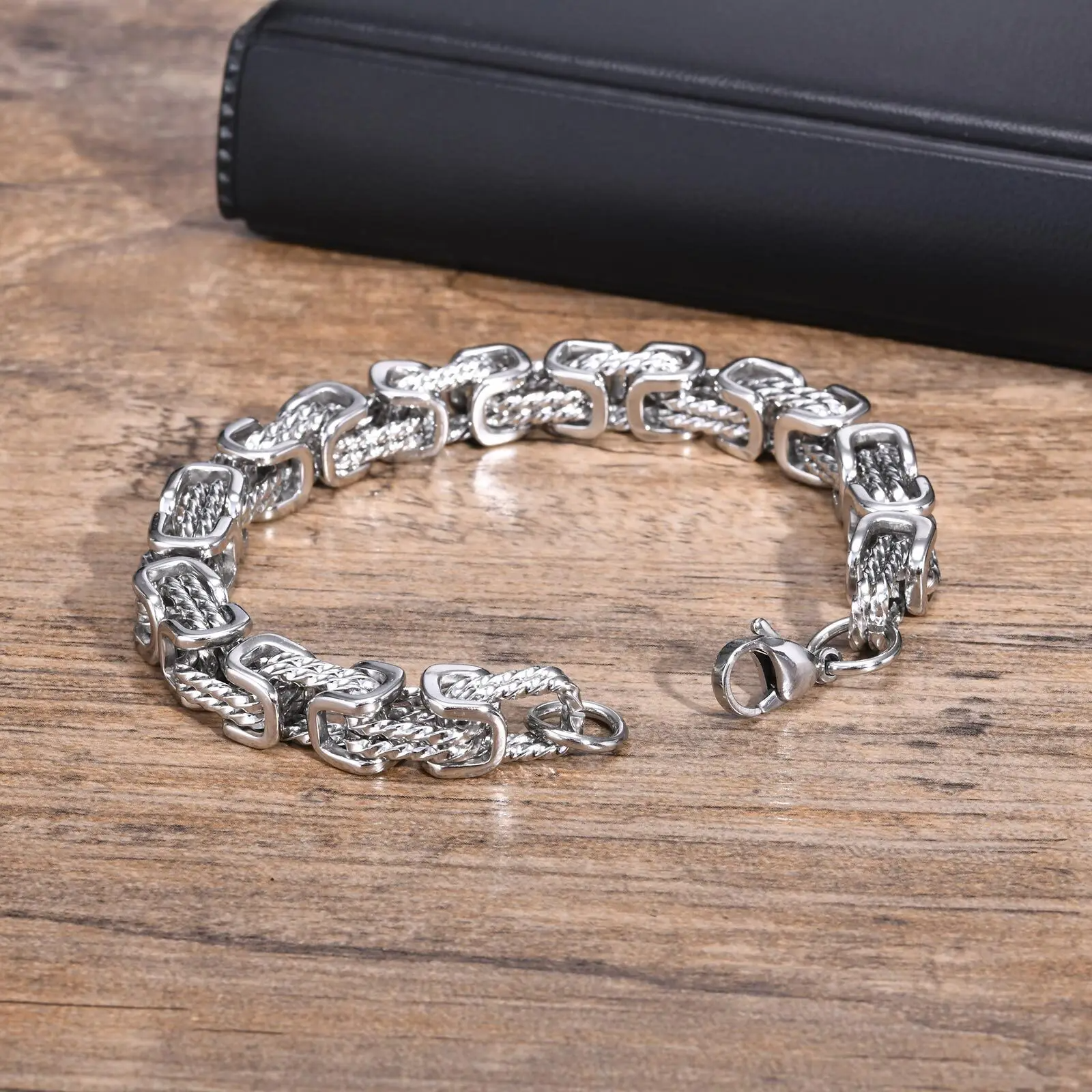 IronVibe™ | Gesmede Rogue Schakelarmband