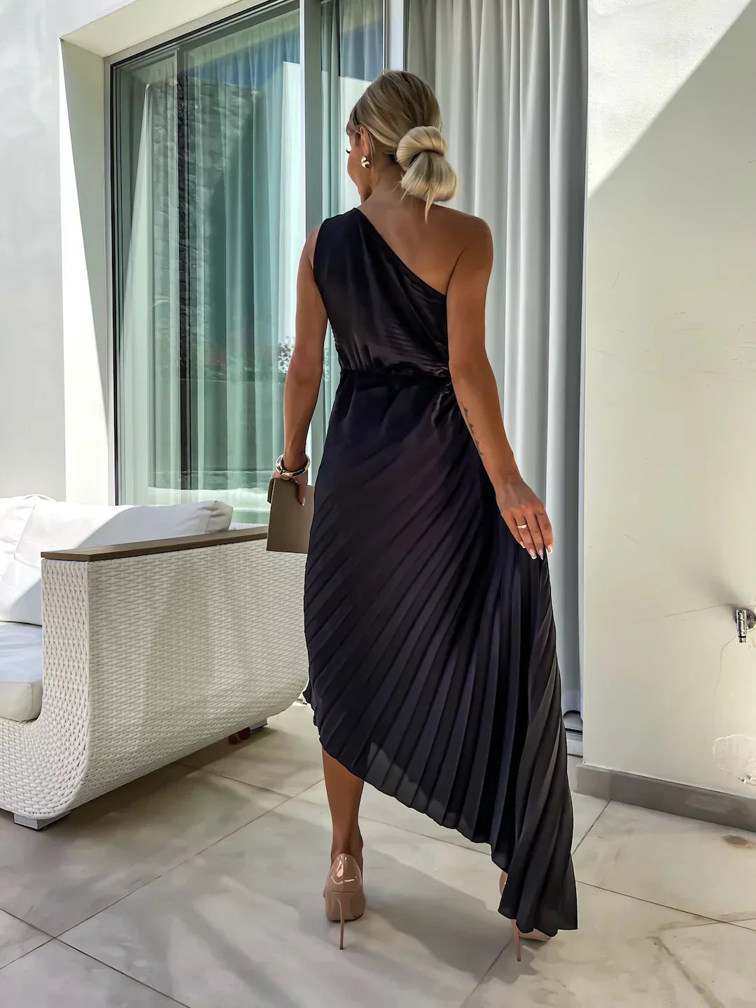 Lizbeth – One-Shoulder Jurk met Bloemendetail