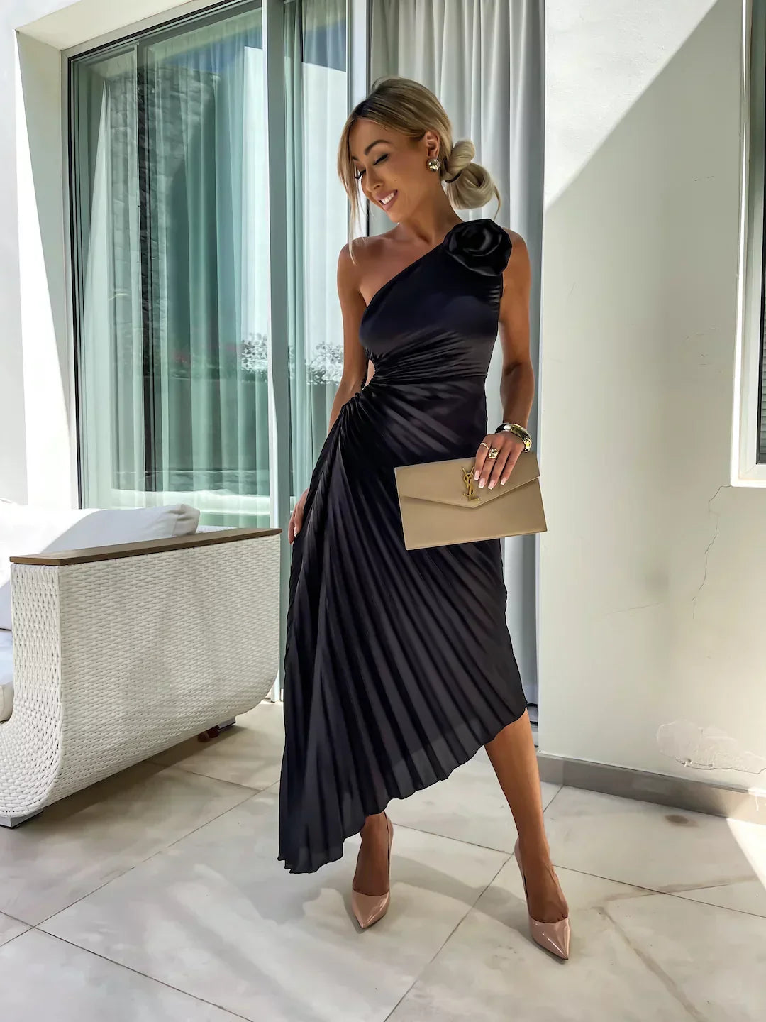 Lizbeth – One-Shoulder Jurk met Bloemendetail