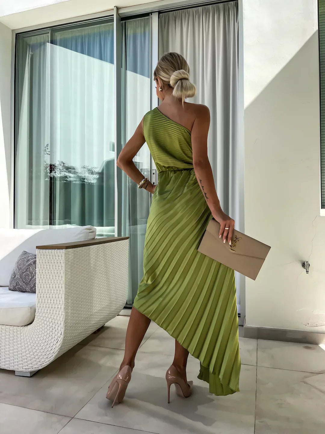 Lizbeth – One-Shoulder Jurk met Bloemendetail