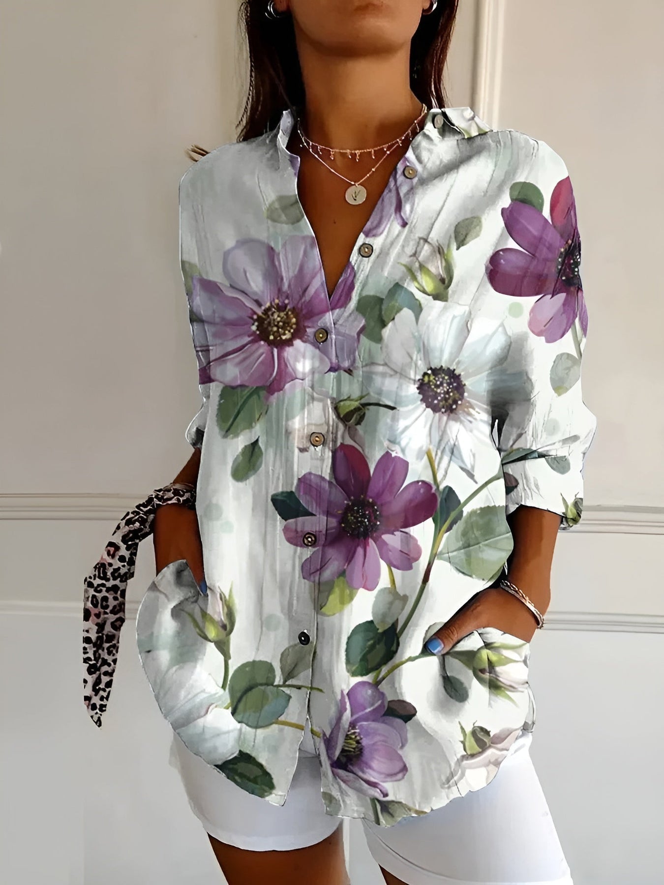 Brenda – Casuale Blouse met Bloemen en Golven