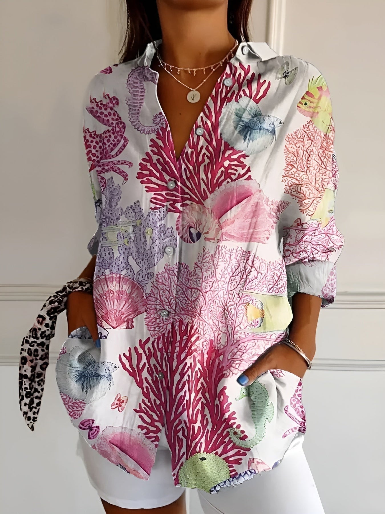 Brenda – Casuale Blouse met Bloemen en Golven