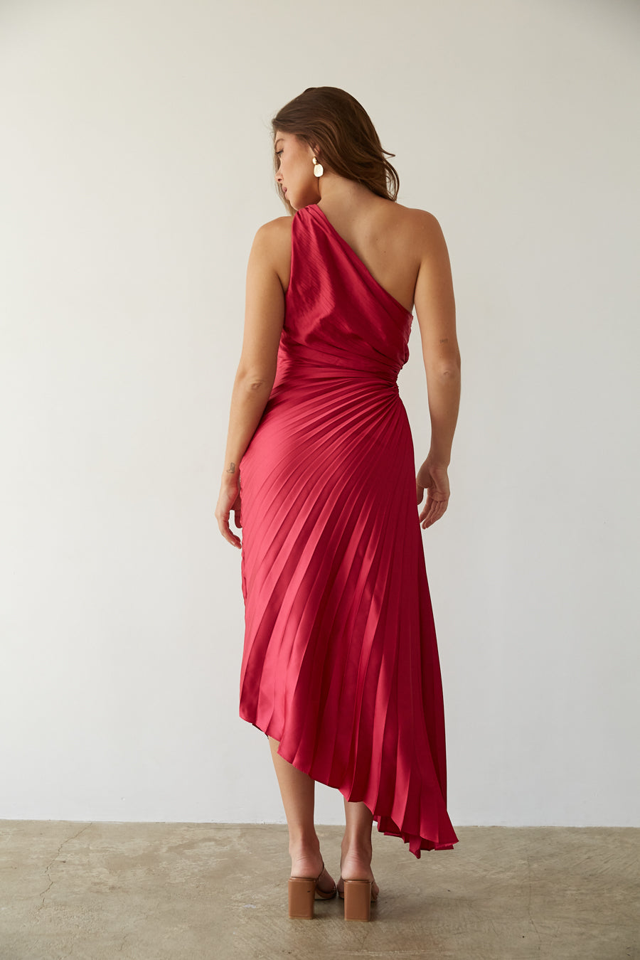 Sylviana - One-Shoulder Geplooide Midi Jurk